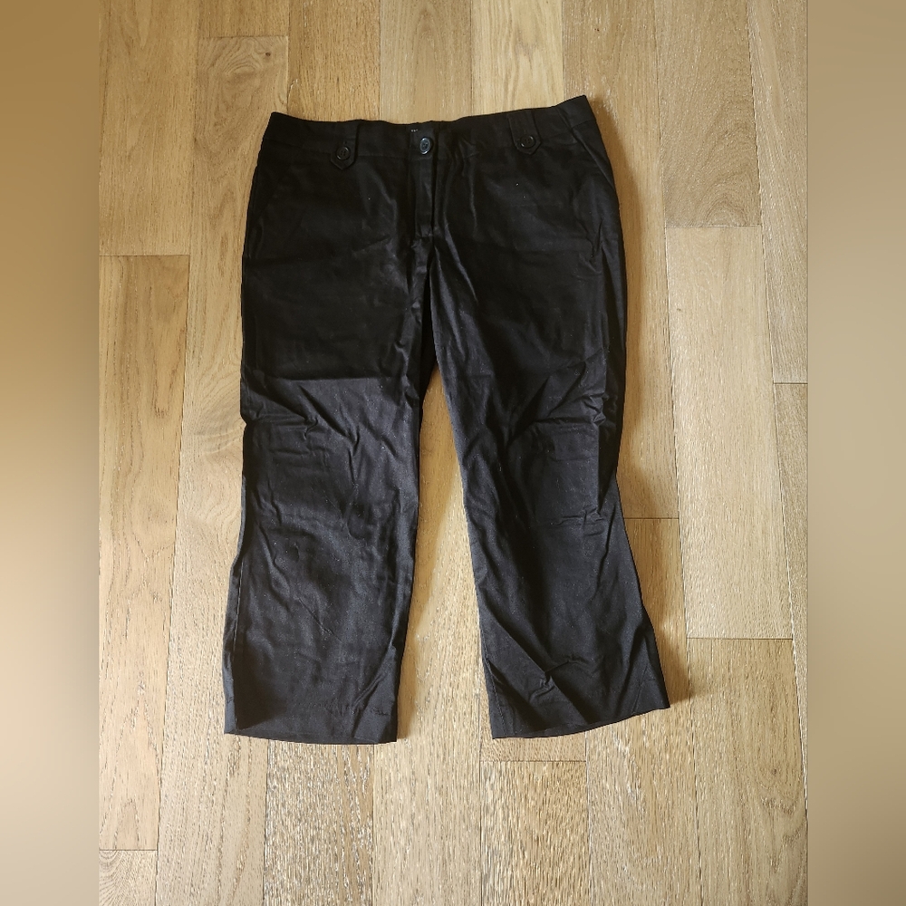 THE LIMITED | NWOT black dress capris